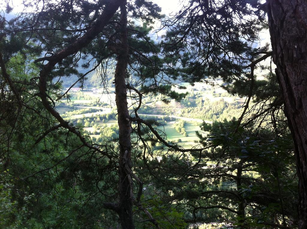 Le Rocher Des Ducs, Vue Sur Montagne, Abris Voitures Et Motos Le Glaizil 外观 照片